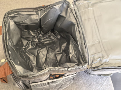 Spacious lower insulated compartment of the two-tier lunch bag